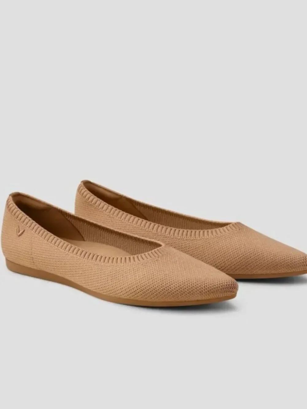 Vivaia Aria 5 new in box european size 36/US 5.5-6.0 awesome gift great price